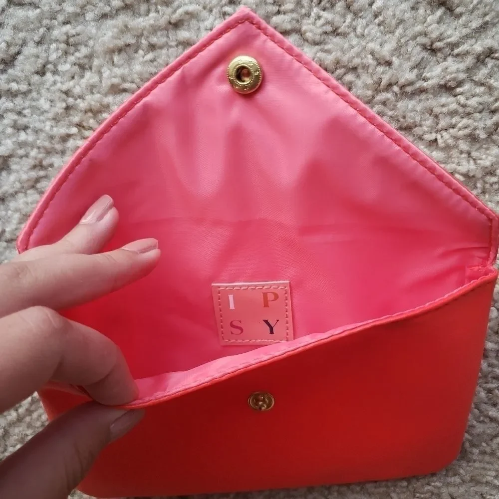 IPSY Sealed With a kiss Red Envelope Glam Bag NWOT